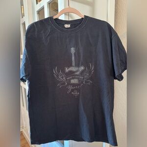 Hard Rock Cafe knockin on seven’s Door seven years tee.
